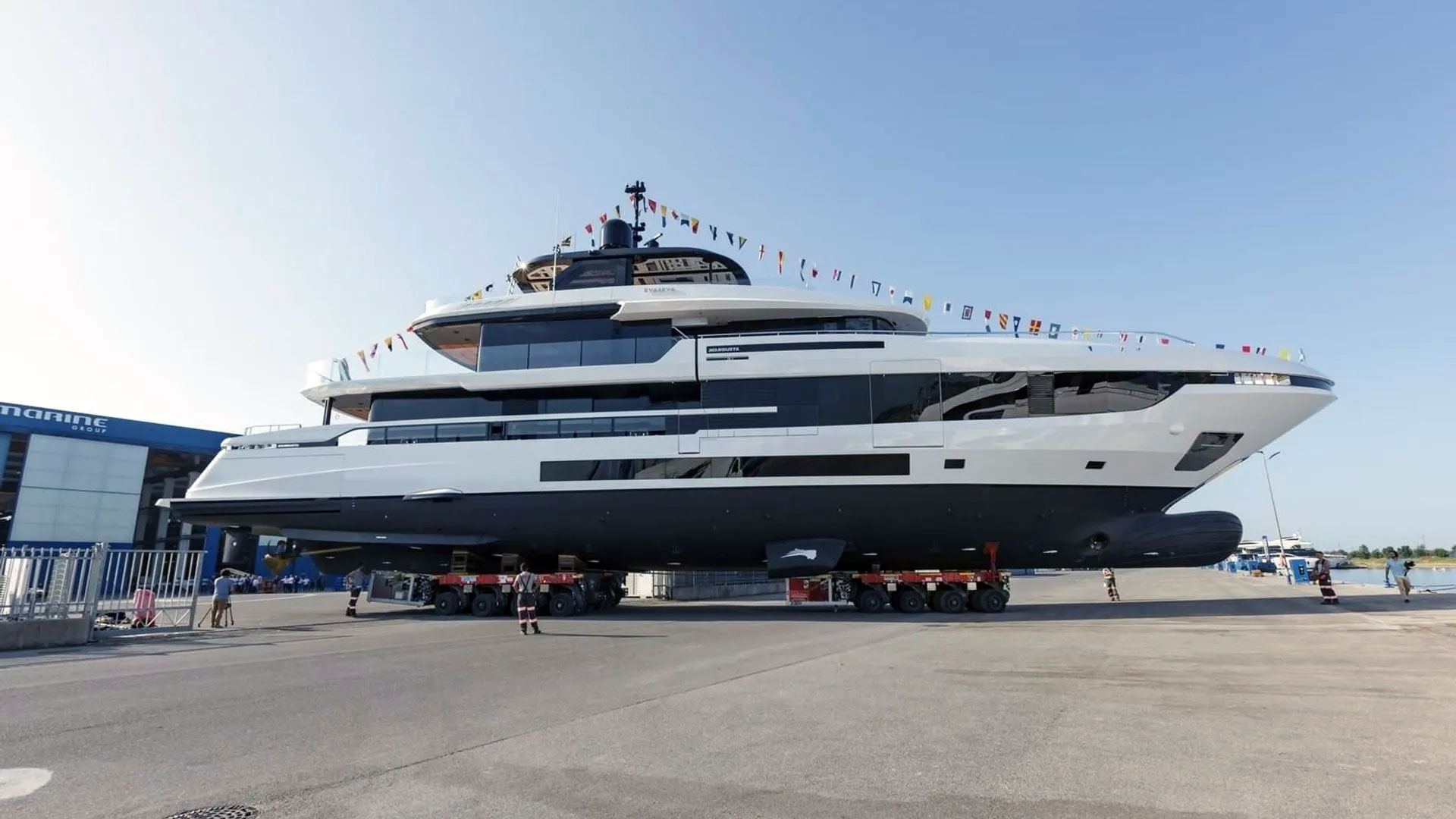 EVA4EVA Joins IYC Fleet, A Benchmark in Luxury Yachting